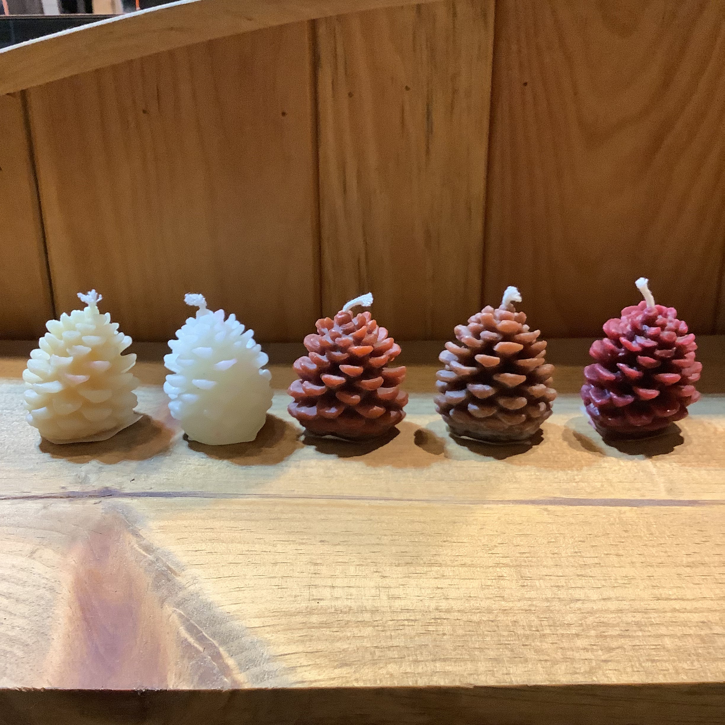 Heritage Candle Shop - Small Pinecone